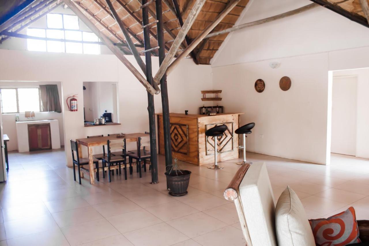 Leeville Guesthouse Kasane Kültér fotó