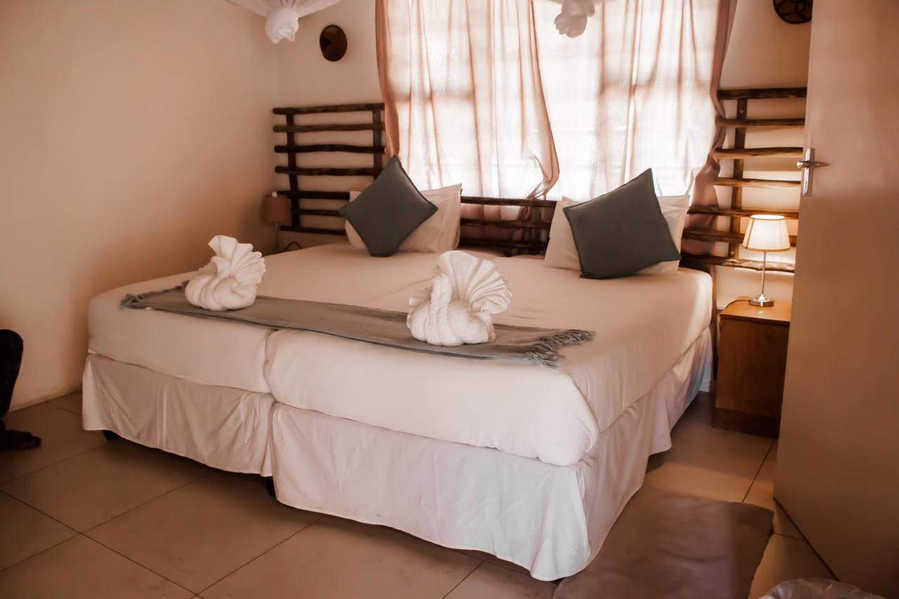 Leeville Guesthouse Kasane Kültér fotó
