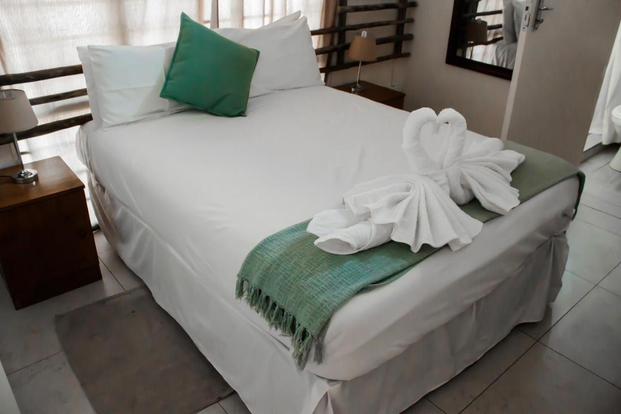 Leeville Guesthouse Kasane Kültér fotó